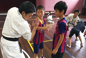 伝統文化交流実習で日本の「武道」に触れる